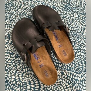 Black Birkenstock leather clogs never worn